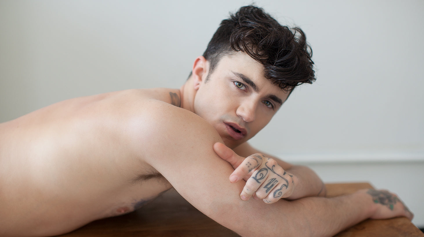 grid-bg-bottom